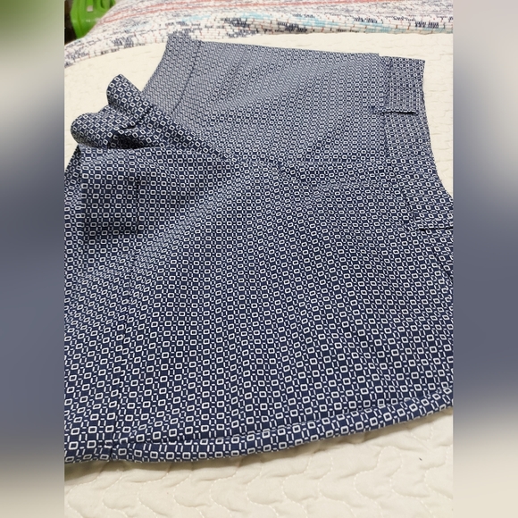 2 pairs of Catherine Malandrino shorts - Picture 3 of 12